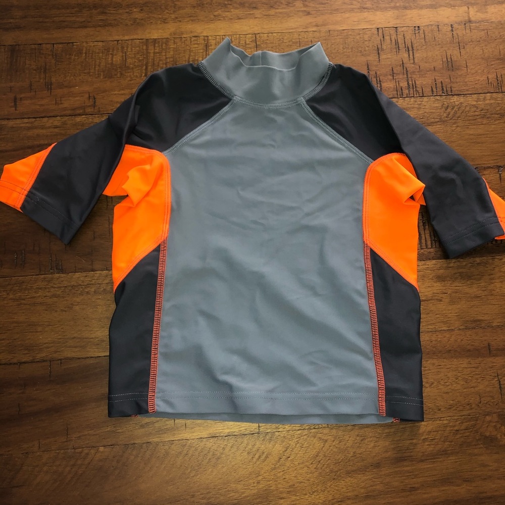 L.L. Bean short sleeve boys swim rash guard size 4